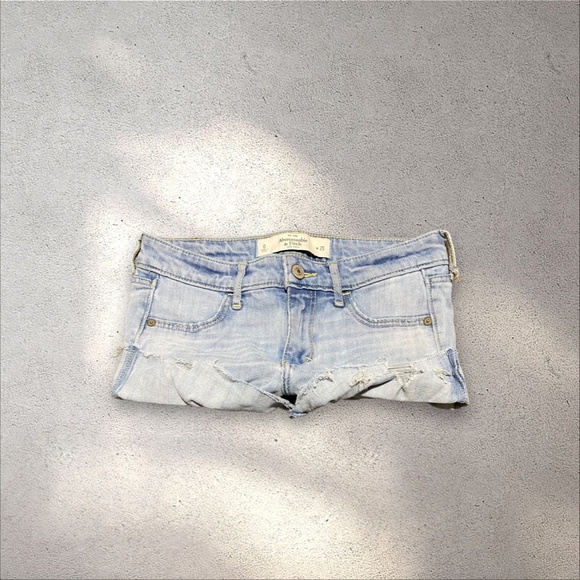 Abercrombie & Fitch Low Rise Micro Denim Shorts - Picture 2 of 6